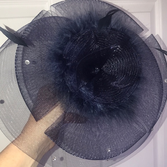 Navy blue fascinator - Picture 2 of 3